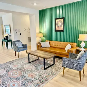 Closetobroadwayairportoprymillsgameroom18 Holiday home